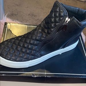 NWOT! Black Quilted Tennis Shoes
